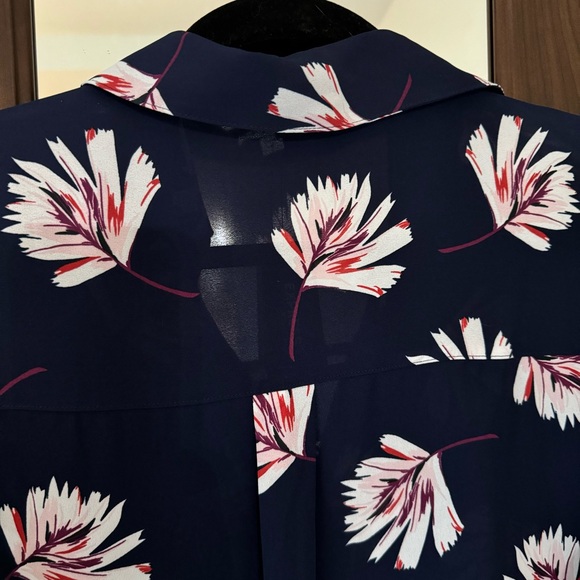 Express Collared Button Up Blouse - Picture 2 of 4